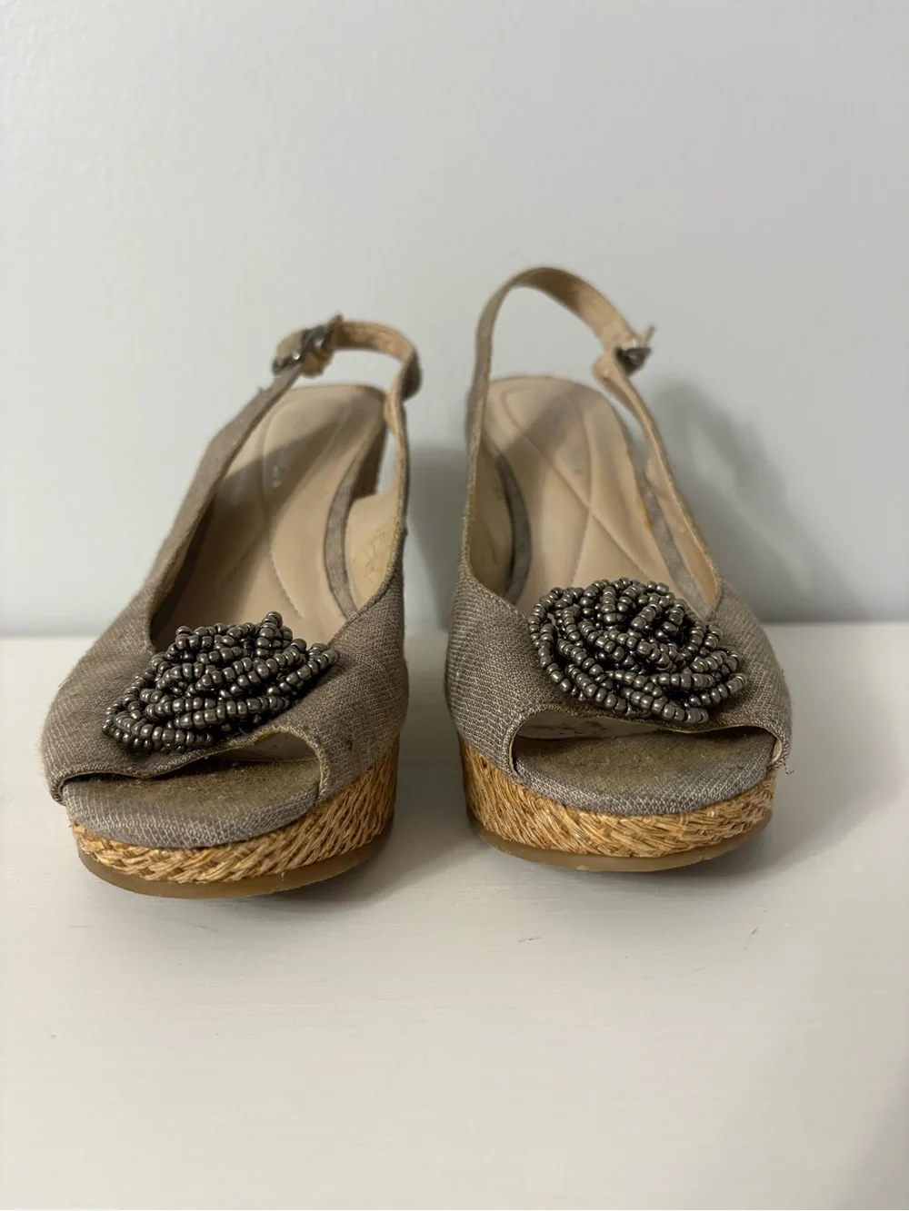 Andrew Geller Linen Rose Peep Toe Slingback Wedge Sandals Earthy Coquette Size 6